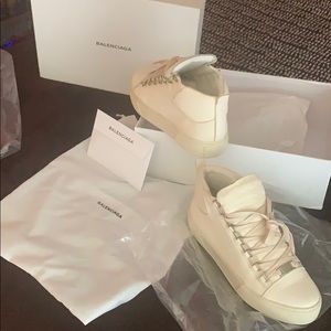 Balenciaga Arena Euro 40 US 7 Cream